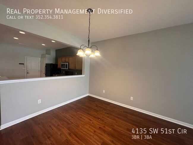 Building Photo - 4135 SW 51st Cir