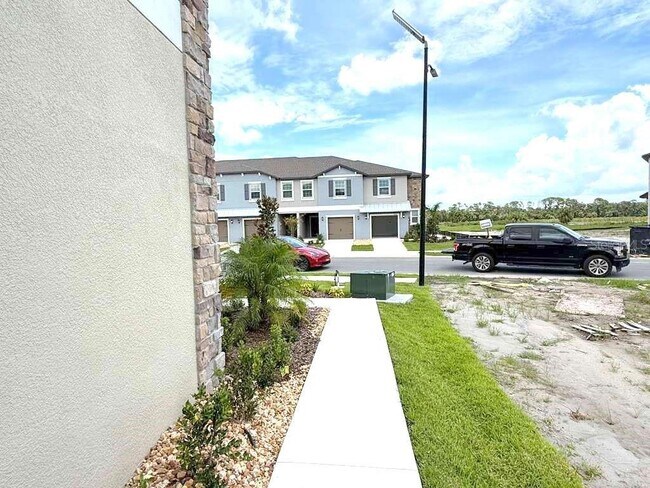 Building Photo - 11071 65th Ter E