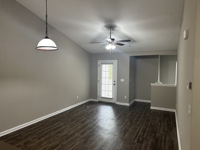 Building Photo - 575 Oakleaf Plantation Pkwy #615