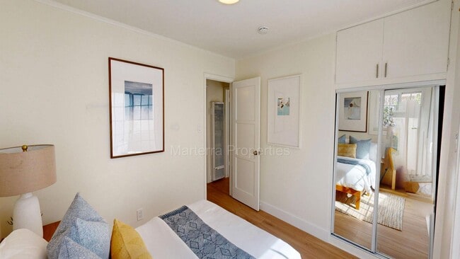 Building Photo - 19th St