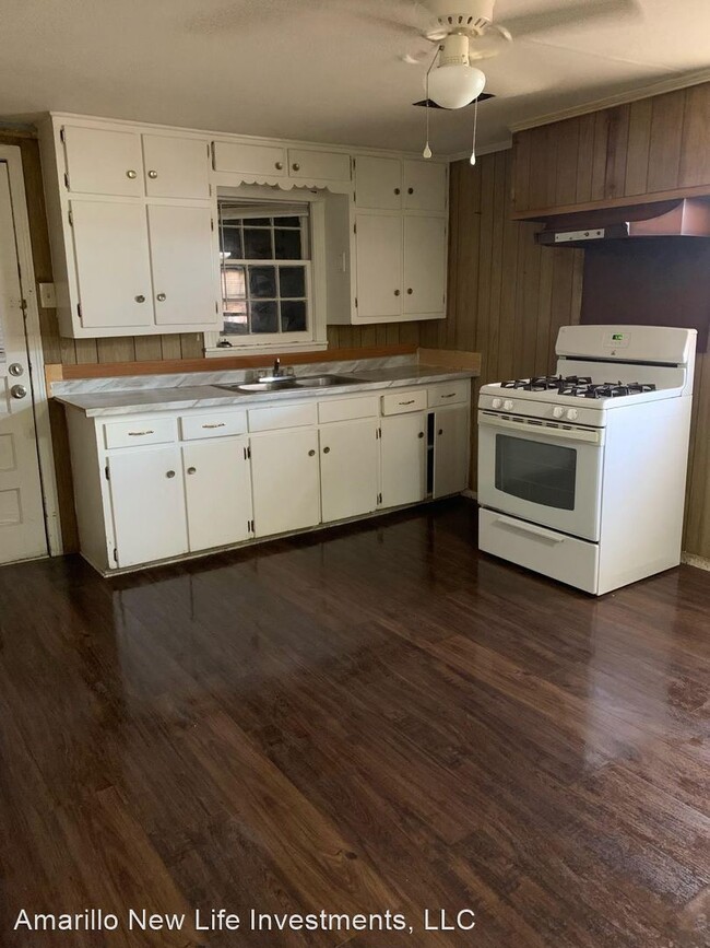 Building Photo - 2 br, 1.5 bath House - 818 S. Dallas