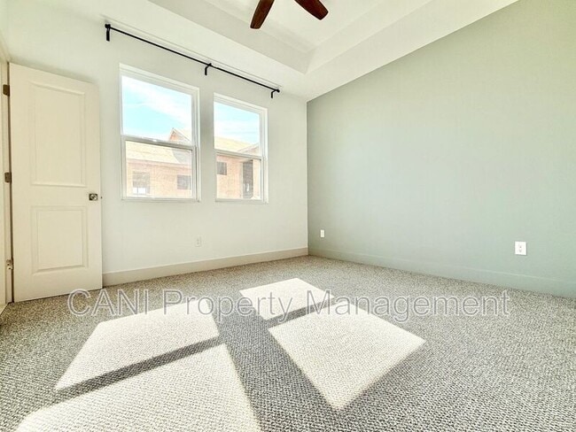 Building Photo - 728 Ellwood Ave