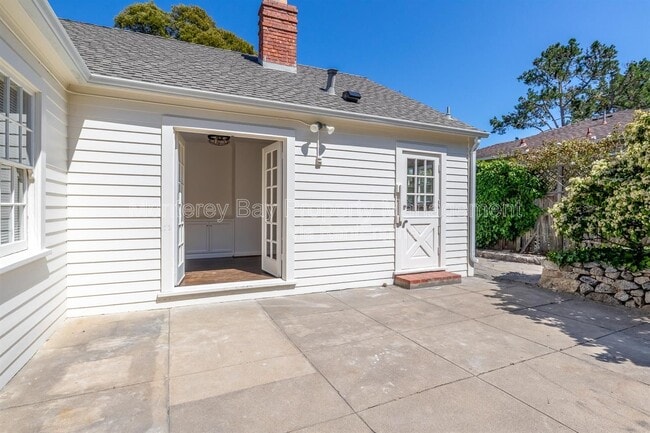 Building Photo - 84 Vía Del Pinar