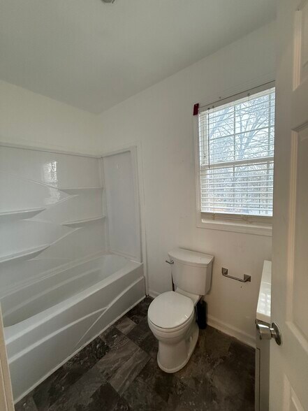 Building Photo - 672 Stewart Ave