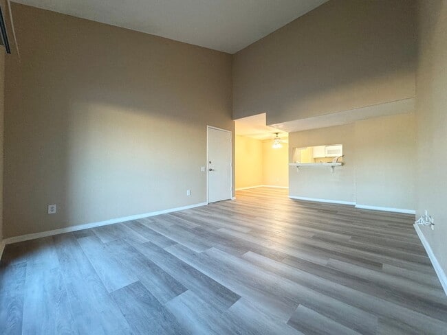 Building Photo - AVAILABLE NOW!! Charming UPSTAIRS 2 Bed/ 1 Bath Condo in Indio!!