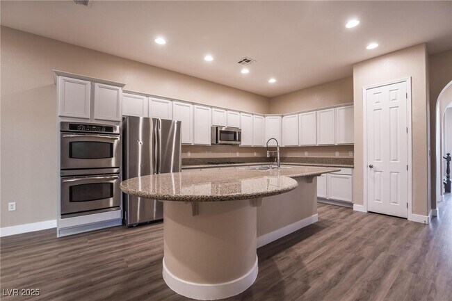 Building Photo - 7744 White Ginger Ave