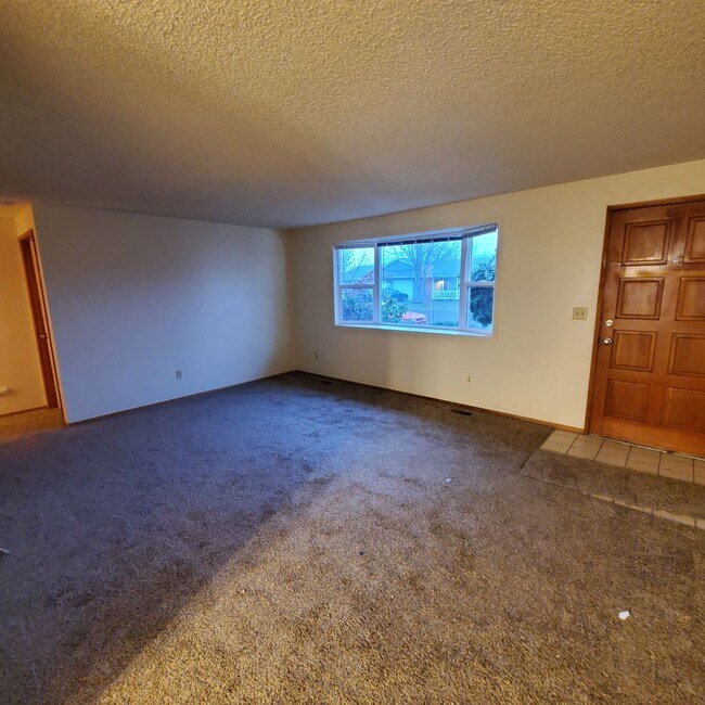 Building Photo - Jefferson Street Duplex