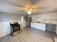 Building Photo - 9 Broadway