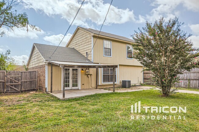 Building Photo - 4613 Monterrey Dr