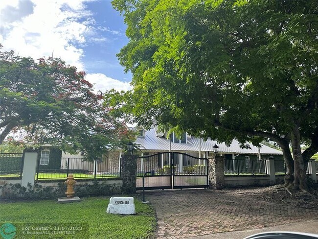 Building Photo - 441 Ridge Rd