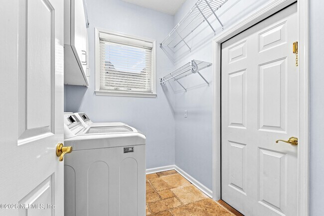 Building Photo - 38 Tallwood Rd