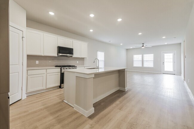Building Photo - Brand New 2025 Build in Sherman | 3BR/2BA with 2-Car Garage