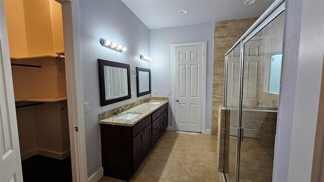 Building Photo - 3715 Aldridge Dr