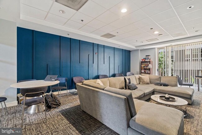 Building Photo - 2726 Gallows Rd