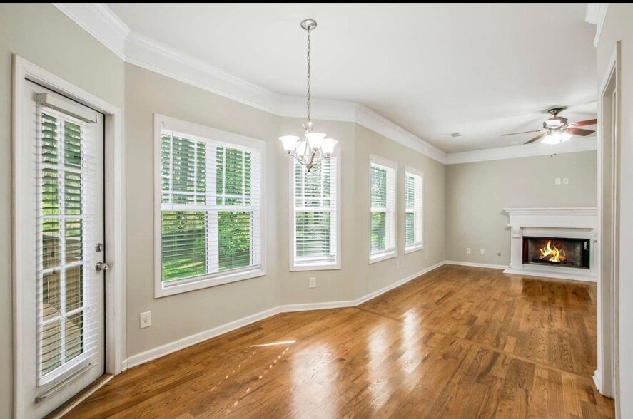 Building Photo - 2509 Brentford Pl