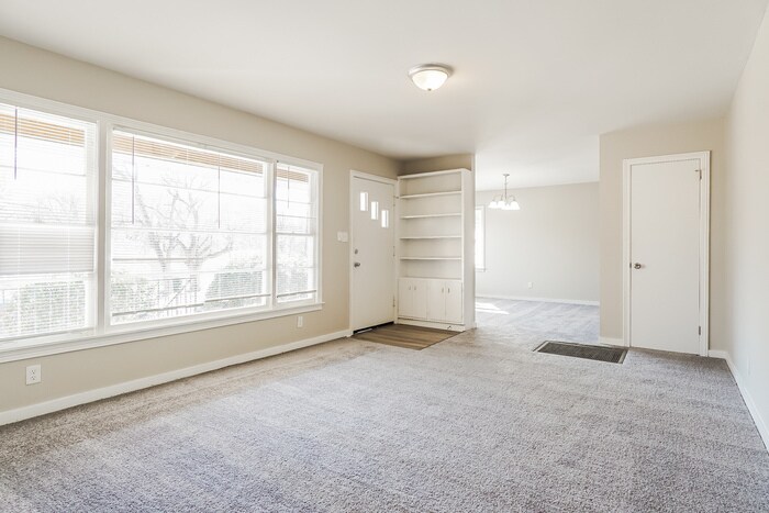Building Photo - 205 Ridgewood Ave