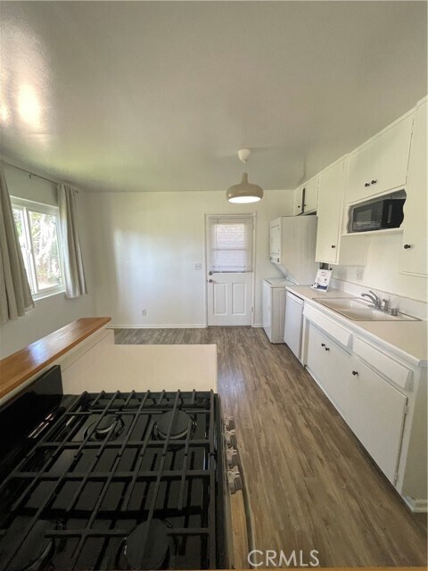 Building Photo - 616 15th St