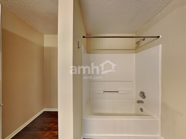 Building Photo - 6627 W Jefferson Ct