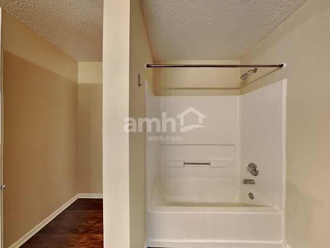 Building Photo - 6627 W Jefferson Ct