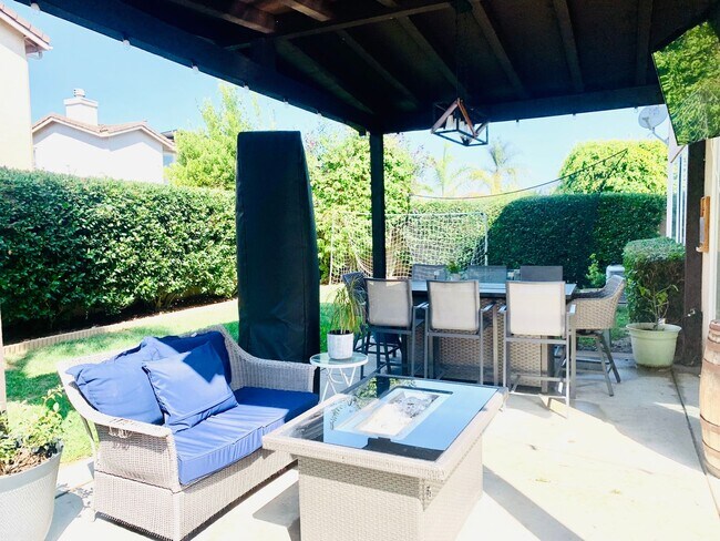 Building Photo - ***GORGEOUS 4BD/2.5BA HOUSE AVAILABLE IN O...