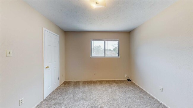 Building Photo - 1004 Verde Dr