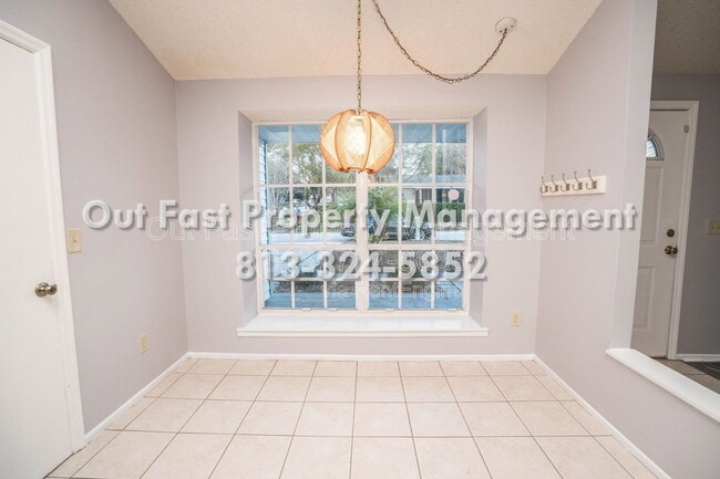 Building Photo - 2764 Kavalier Dr