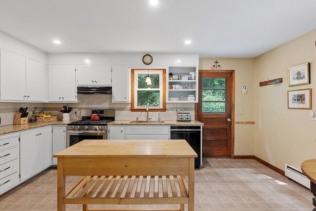 Building Photo - 590 Ashby State Rd