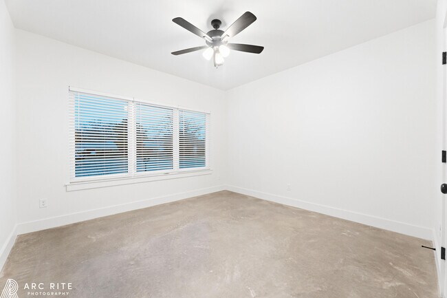 Building Photo - 4523 22nd Pl