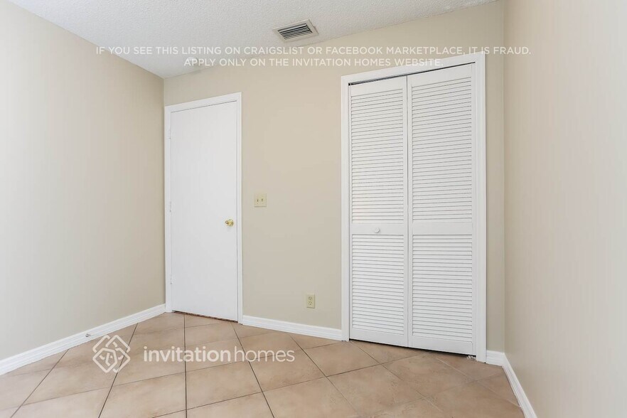 Building Photo - 5040 Foxhall Dr N