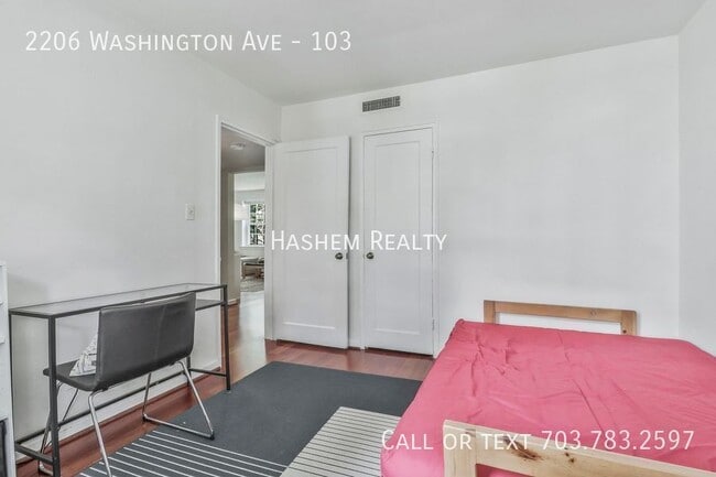 Building Photo - 2206 Washington Ave