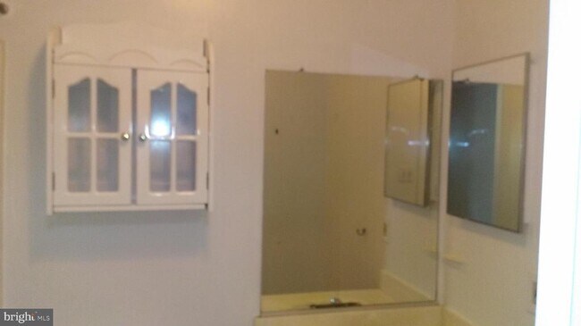 Building Photo - 4809 Berwyn House Rd