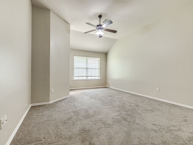 Building Photo - FREE AUGUST RENT + 3 Bedroom home in Deer ...