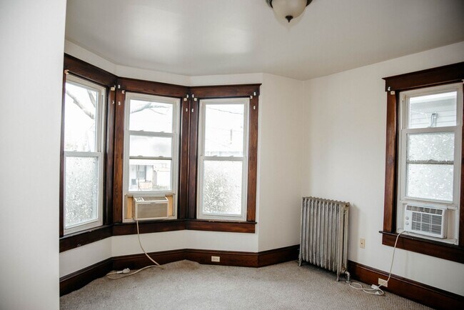 Building Photo - 33 E Gramby St