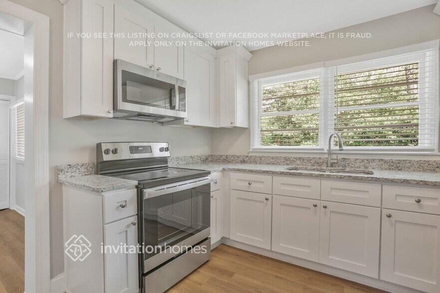 Building Photo - 4108 Campbell St NE