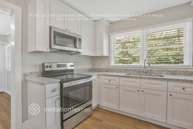 Building Photo - 4108 Campbell St NE
