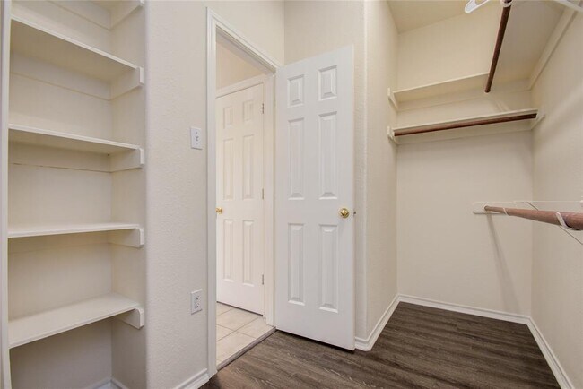 Building Photo - 5715 Afton Ridge Ln