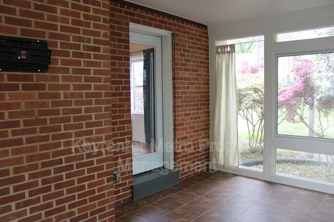 Building Photo - 9201 Fort Foote Rd