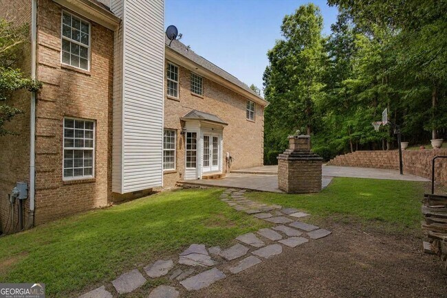 Building Photo - 6 Stonebrook Dr