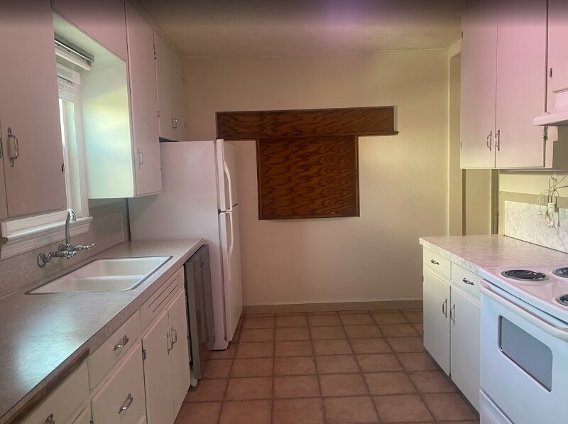 Building Photo - 2450 Wantland Ave