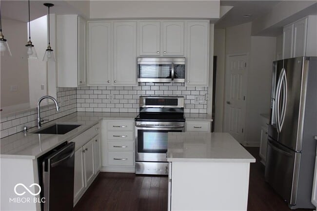 Building Photo - 6255 Canterbury Dr