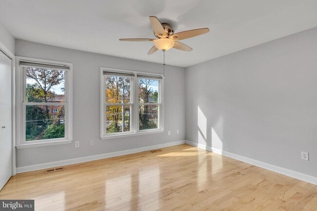 Building Photo - 6146 Brook Dr