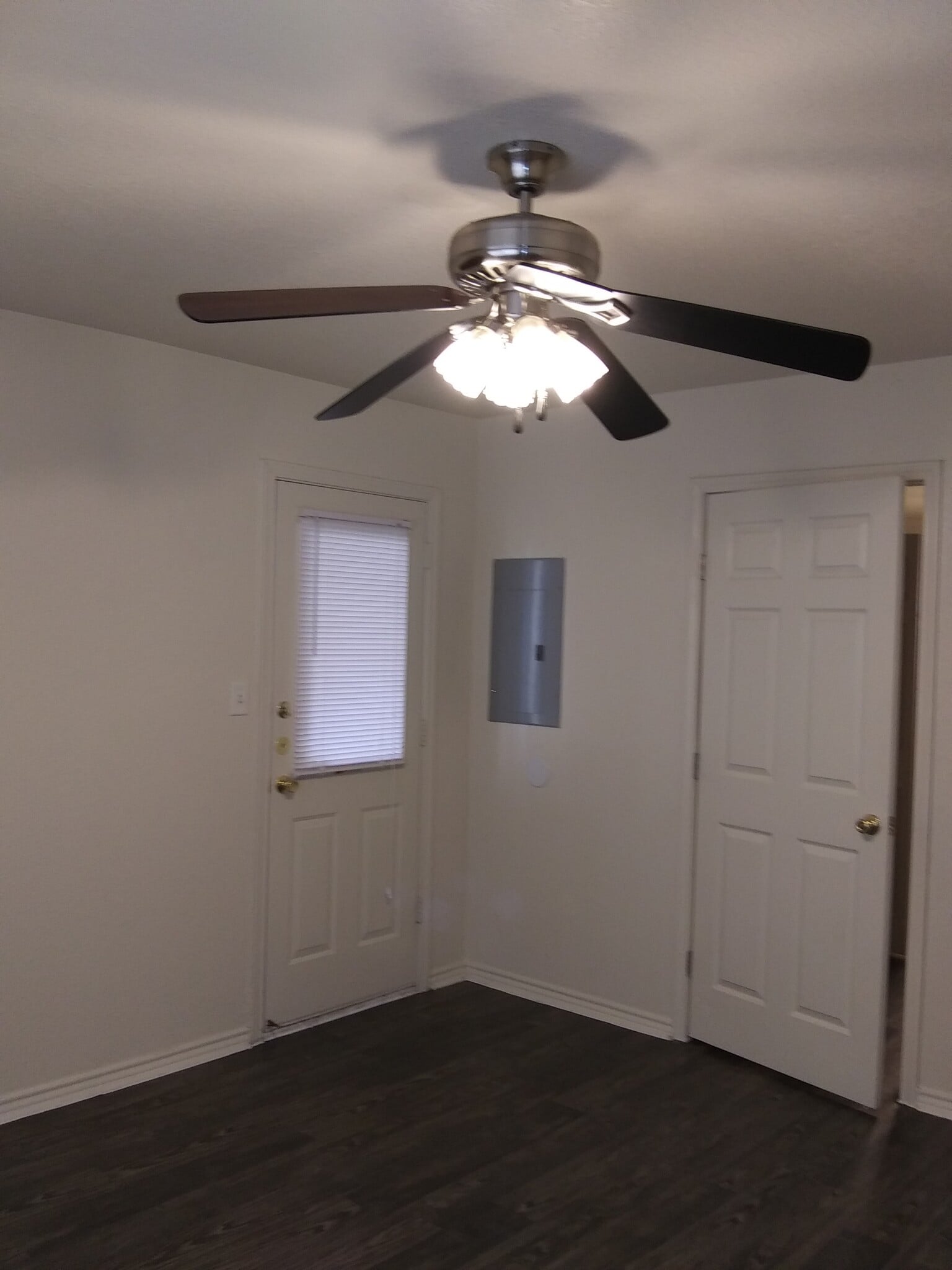 Building Photo - 3407 Barcelona Dr
