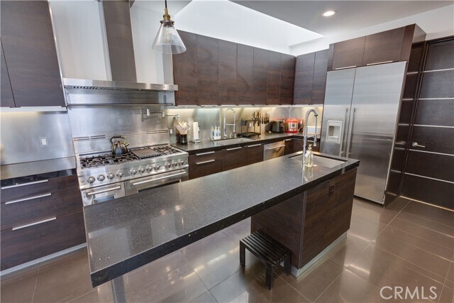 Building Photo - 12148 Travis St