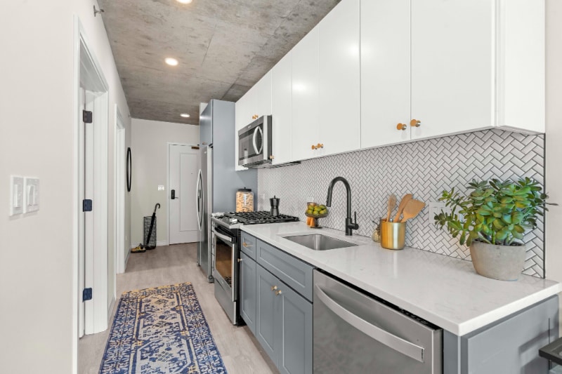 Building Photo - 172 W Huron St