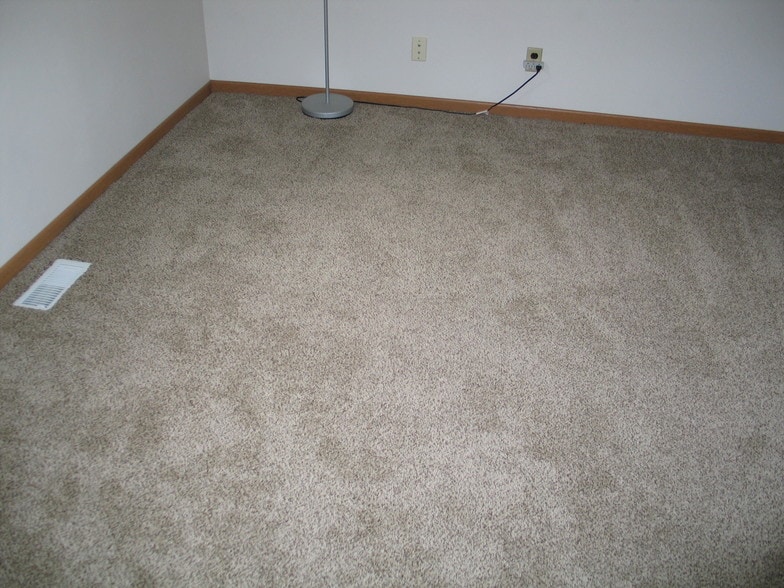12x14 bedroom - 34783 N Gerberding Ave