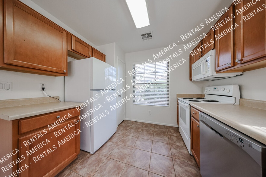 Building Photo - 29120 N Yellow Bee Dr