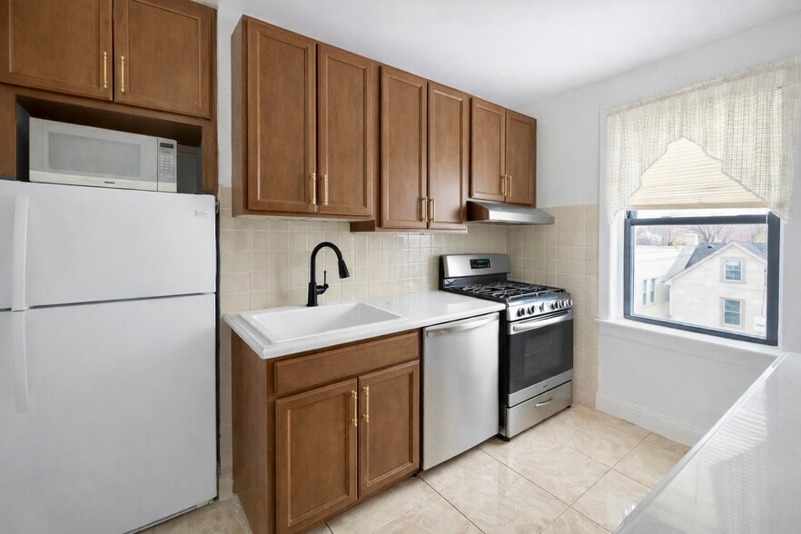 Kitchen Angle 1 - 3718 Park Ave