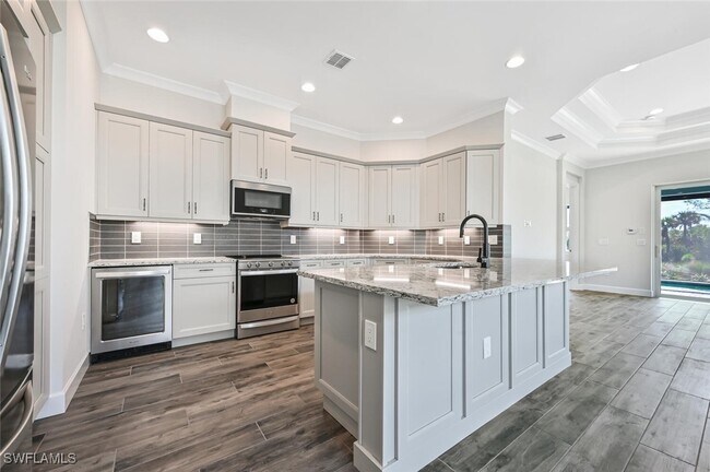 Building Photo - 6407 Negril Isle Dr