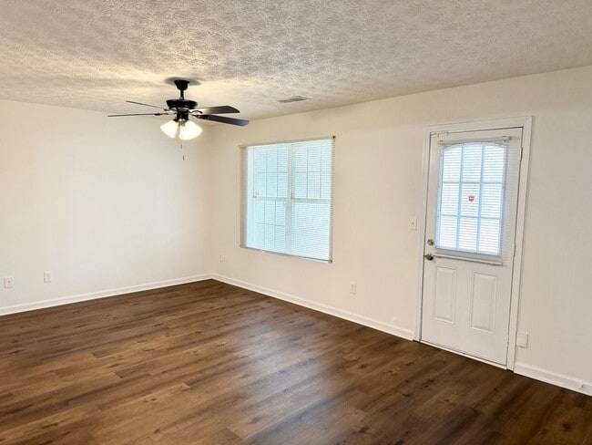 Building Photo - Welcome to this stunning 3-bedroom, 2.5-bathroom home located in the vibrant community of Decatur...