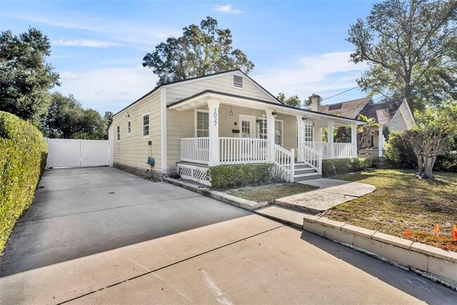 Building Photo - 1027 N Hampton Ave